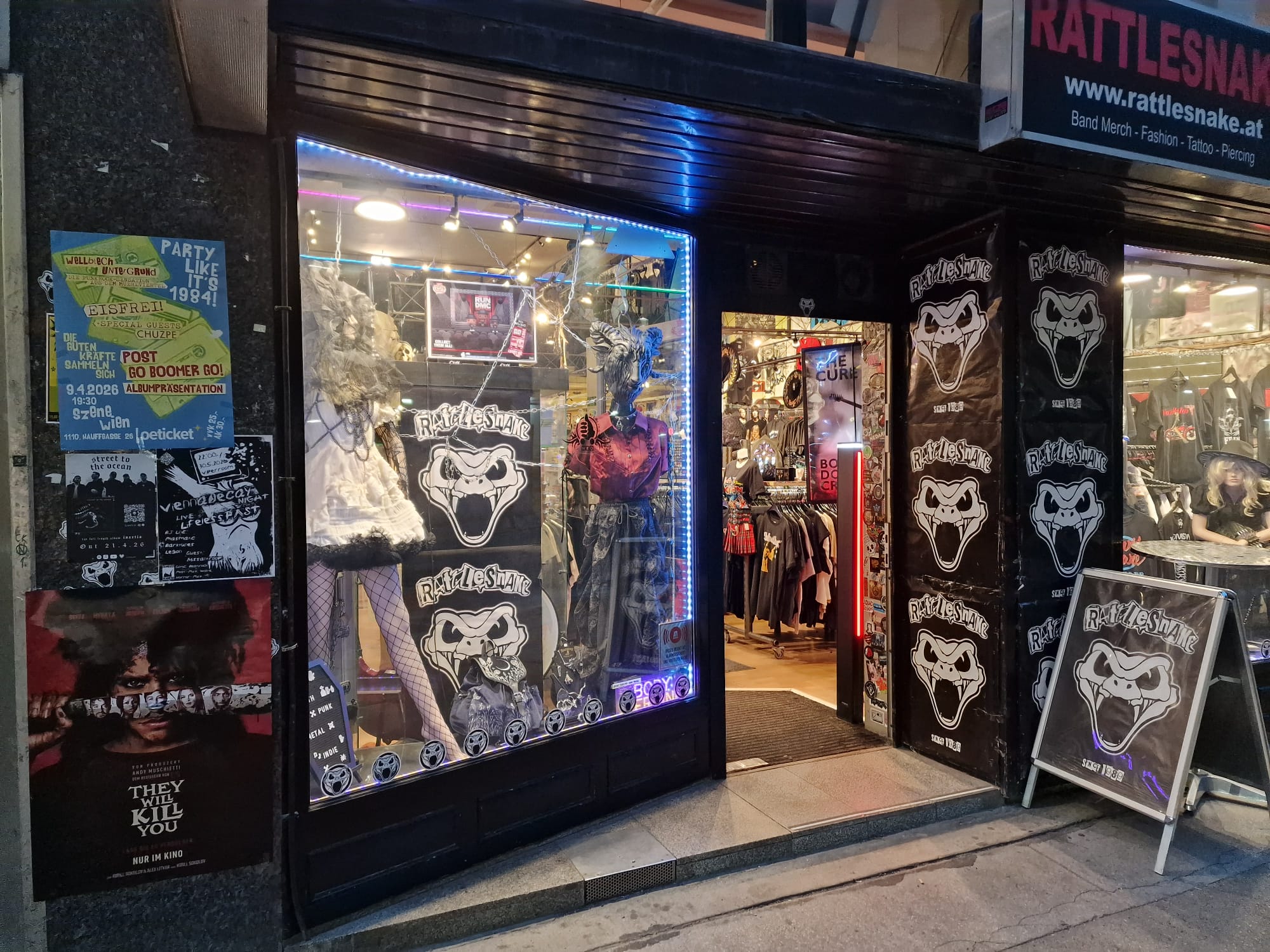 RATTLESNAKE Merch & Gutscheine