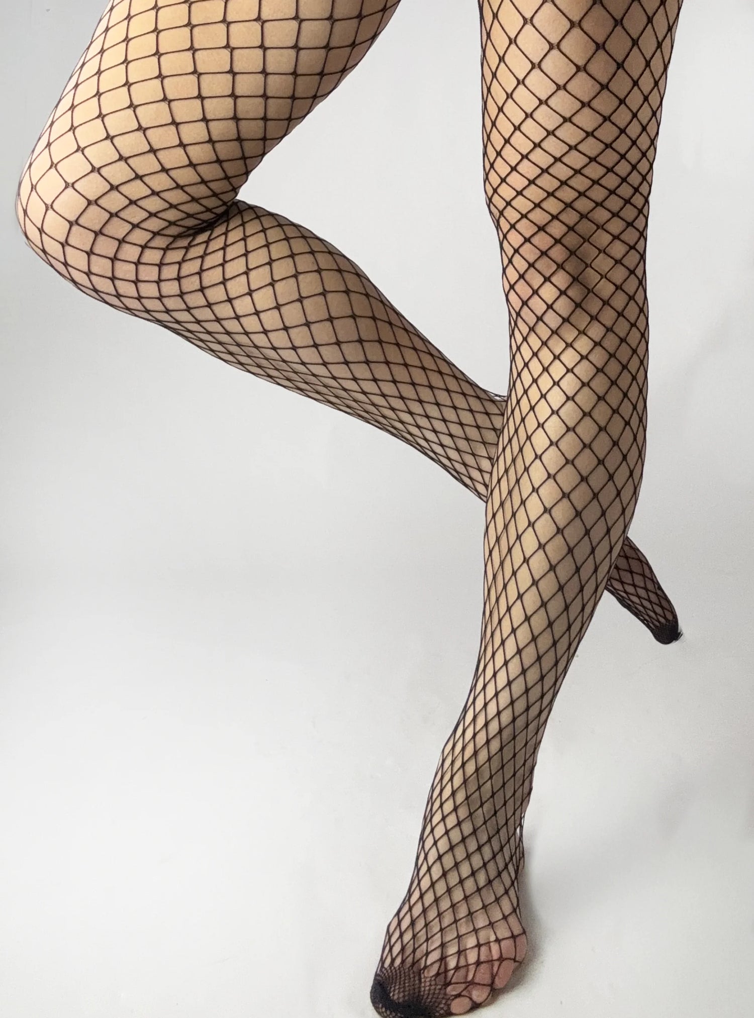 Medium Net Tights (Black)
