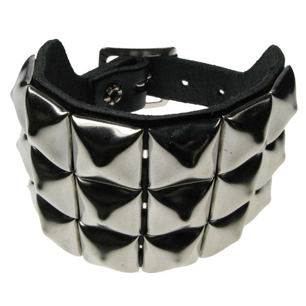Leather Wristband: 3 Row Silver Pyramid Studs (Kopie)